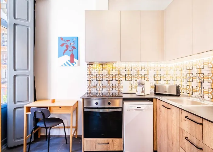 Apartman Quality With Homely Decor